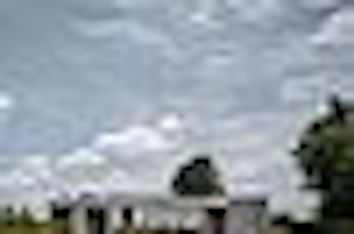 Moderne betonvilla: Arkitektur med udsigt over Aarhus Bugt